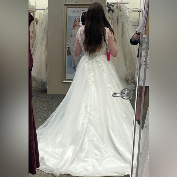 Wedding Dress - Oleg Cassini Soft Ball Gown With Lace - Ivory - Picture 13 of 13